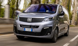 Fiat E-Scudo - front tracking